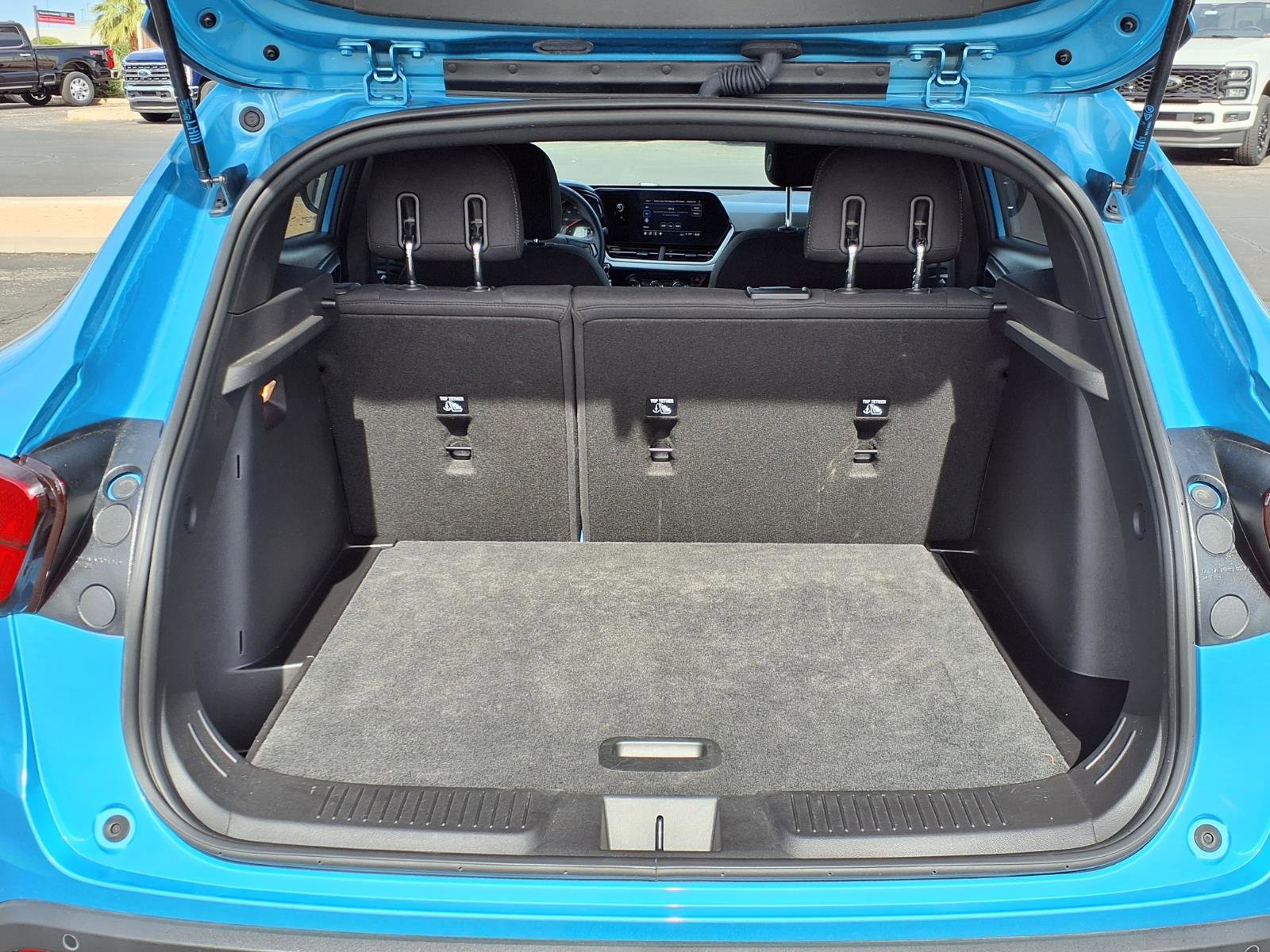 Used 2025 Chevrolet Trax RS w/ Sunroof Package FWD image 16