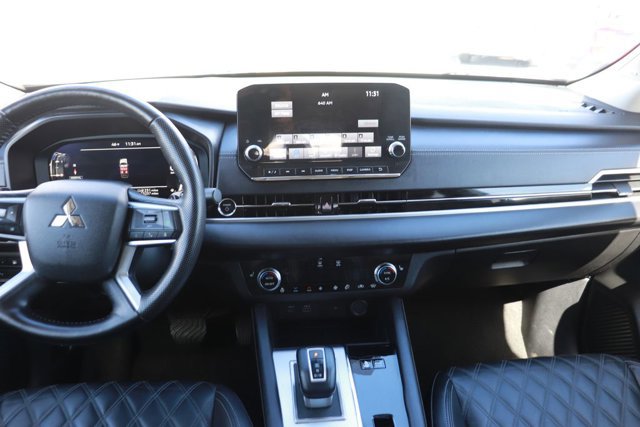 Used 2024 Mitsubishi Outlander 4WD Plug-In Hybrid image 16