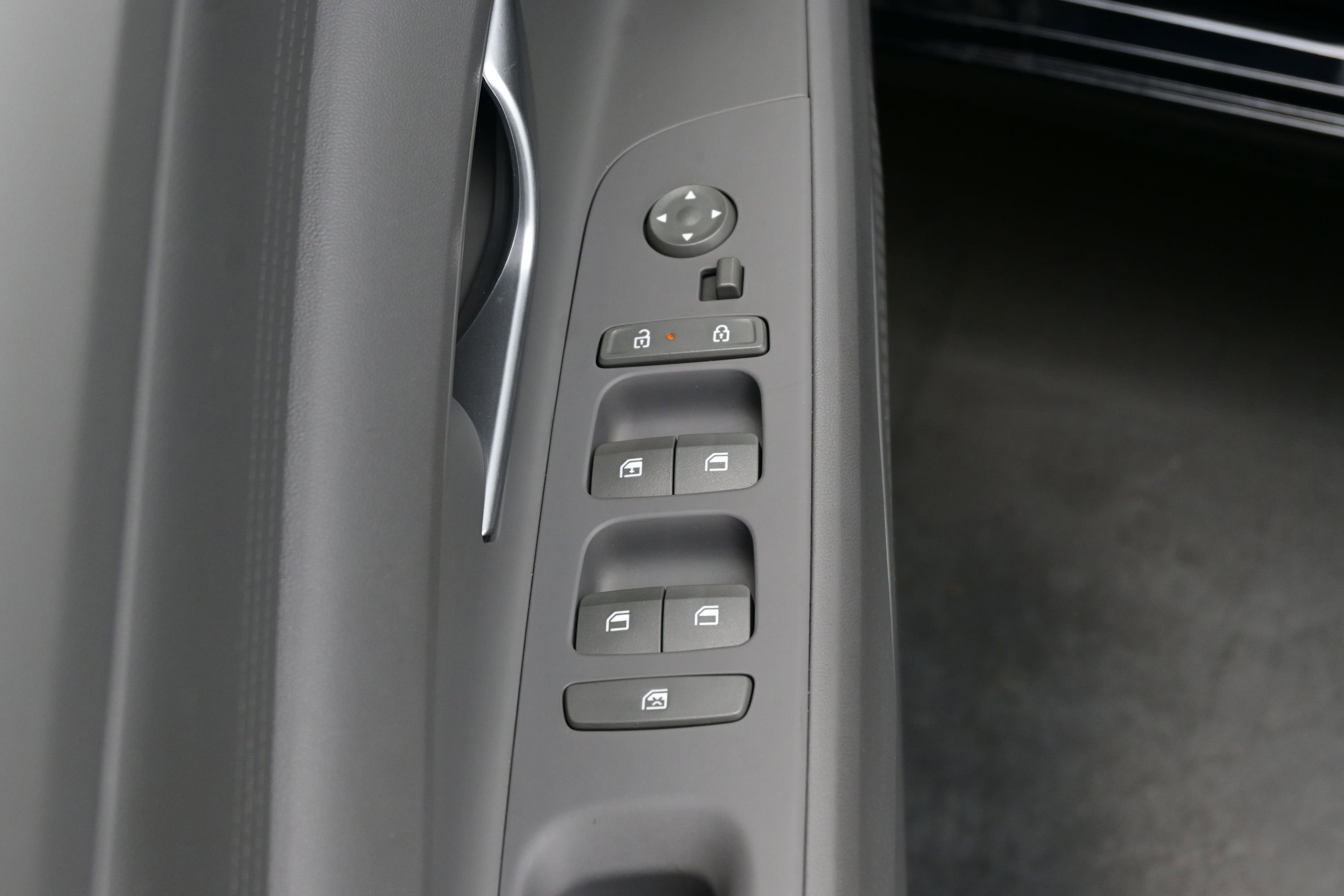 Used 2024 Hyundai Elantra SE FWD image 10