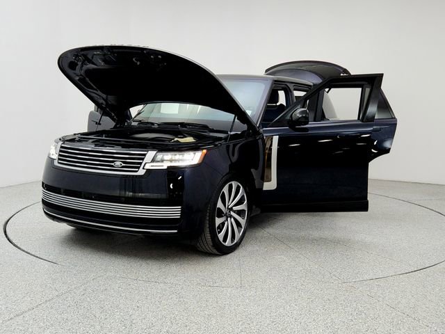 Certified 2025 Land Rover Range Rover SV image 9