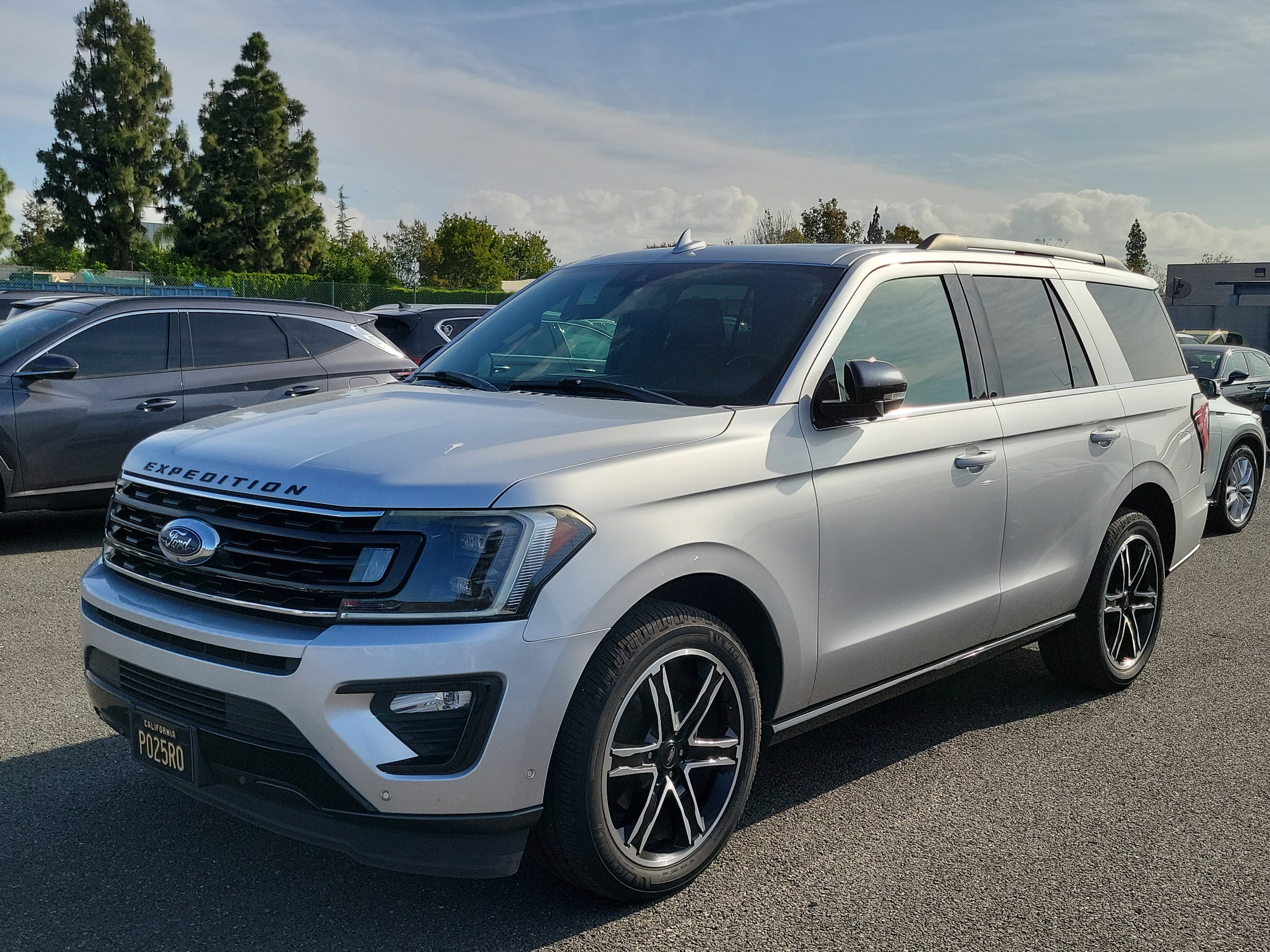 Used 2019 Ford Expedition Limited w/ Equipment Group 303A RWD image 1