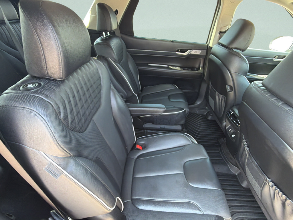 Used 2024 Hyundai Palisade Limited FWD image 12