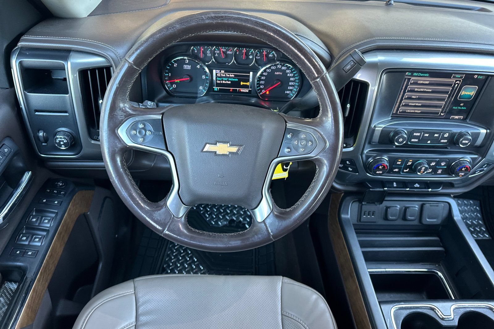 Used 2015 Chevrolet Silverado 1500 LTZ RWD image 13