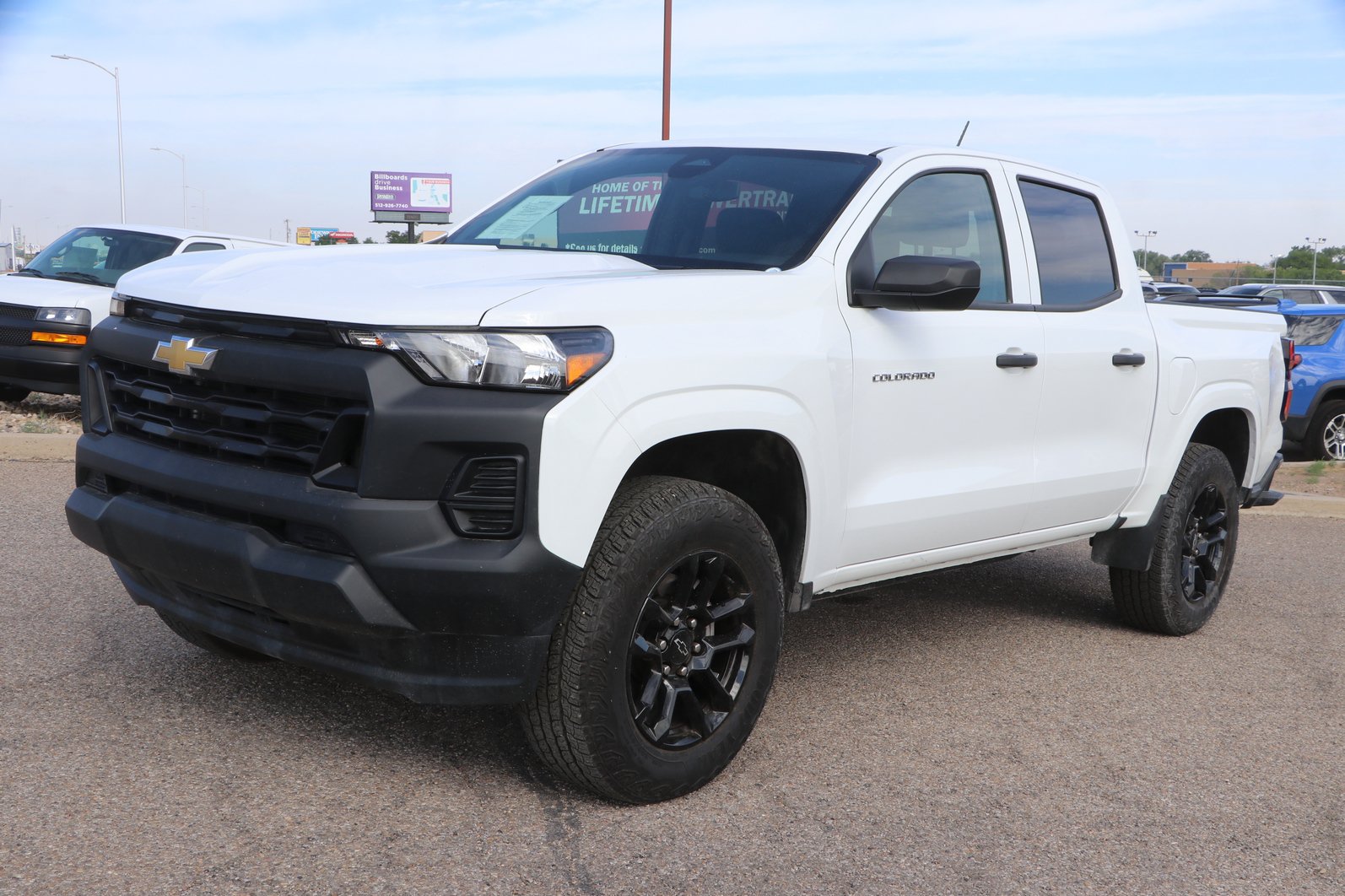 Used 2025 Chevrolet Colorado W/T w/ Advanced Trailering Package RWD image 3