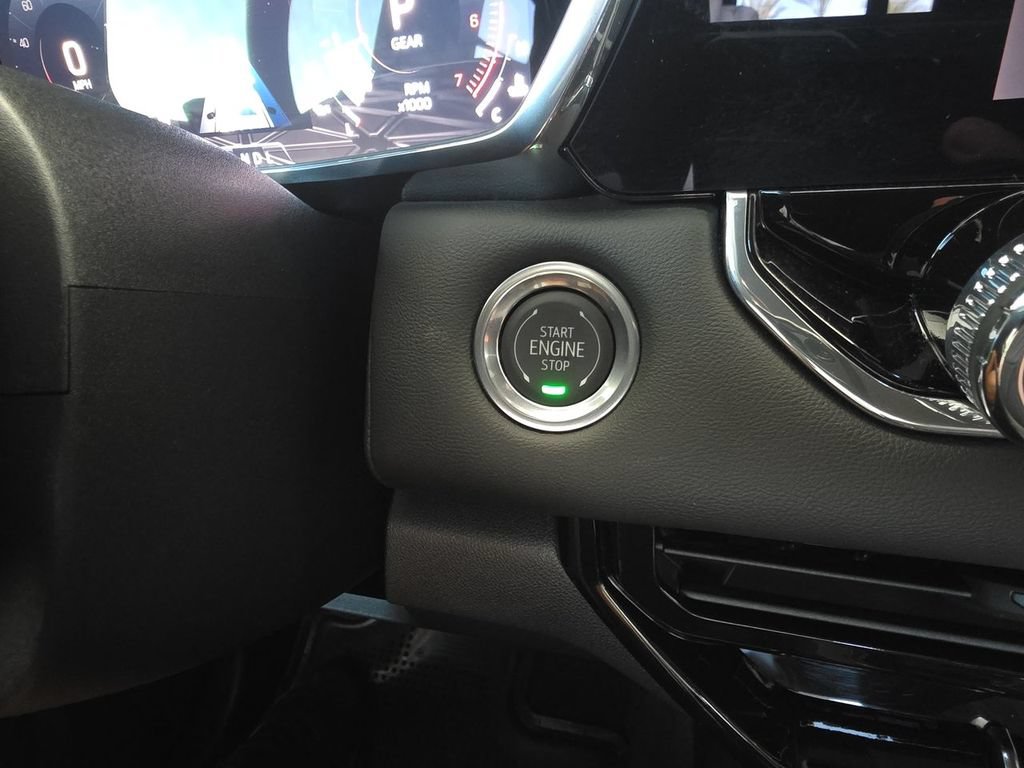 Used 2026 GMC Canyon Elevation RWD image 17