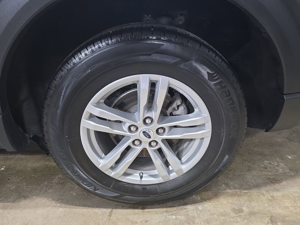 Used 2023 Ford Explorer XLT w/ Equipment Group 202A image 35