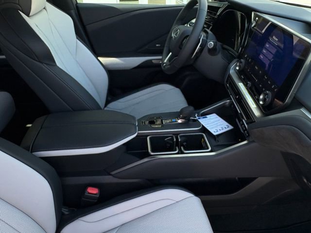 New 2026 Lexus TX 500h AWD image 22