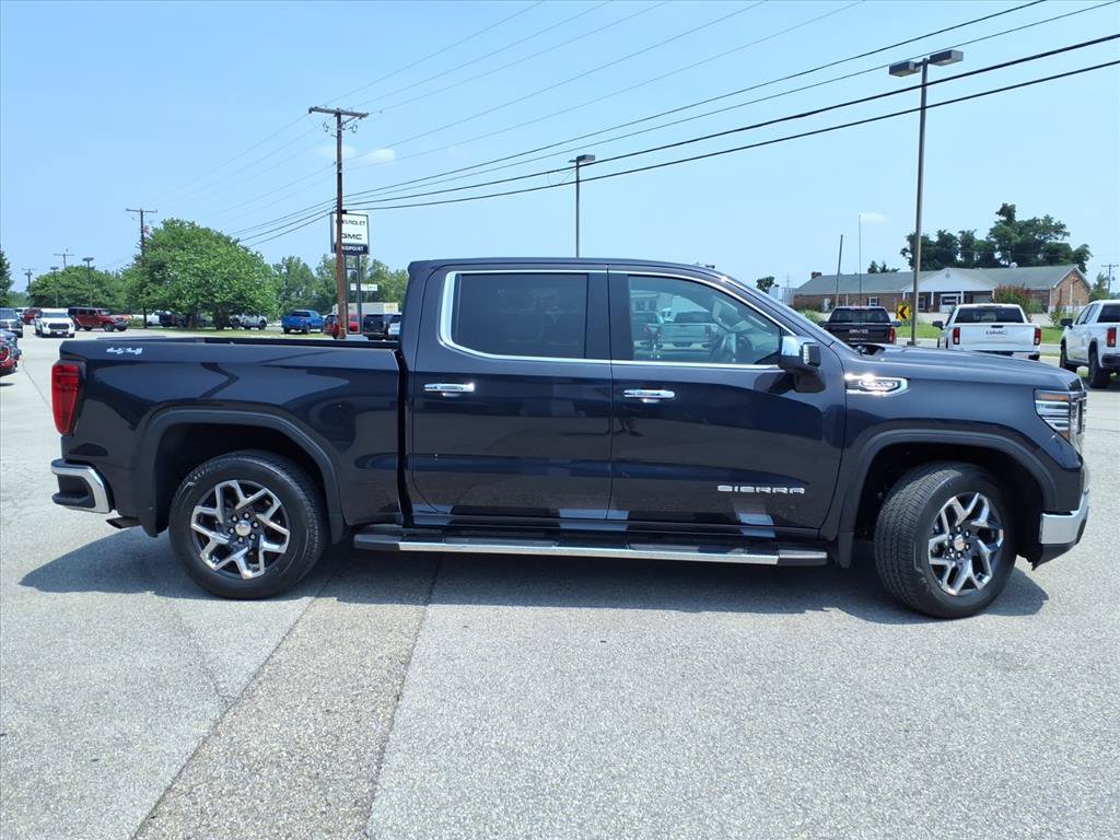Used 2023 GMC Sierra 1500 SLT w/ SLT Premium Package AWD/4WD image 3