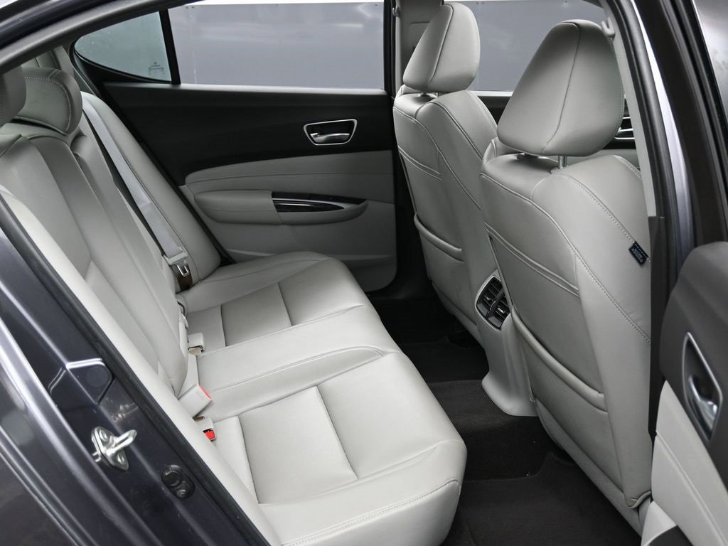 Used 2020 Acura TLX 2.4L image 32