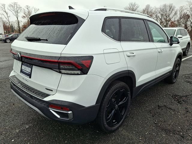 New 2026 Volkswagen Taos SEL image 4