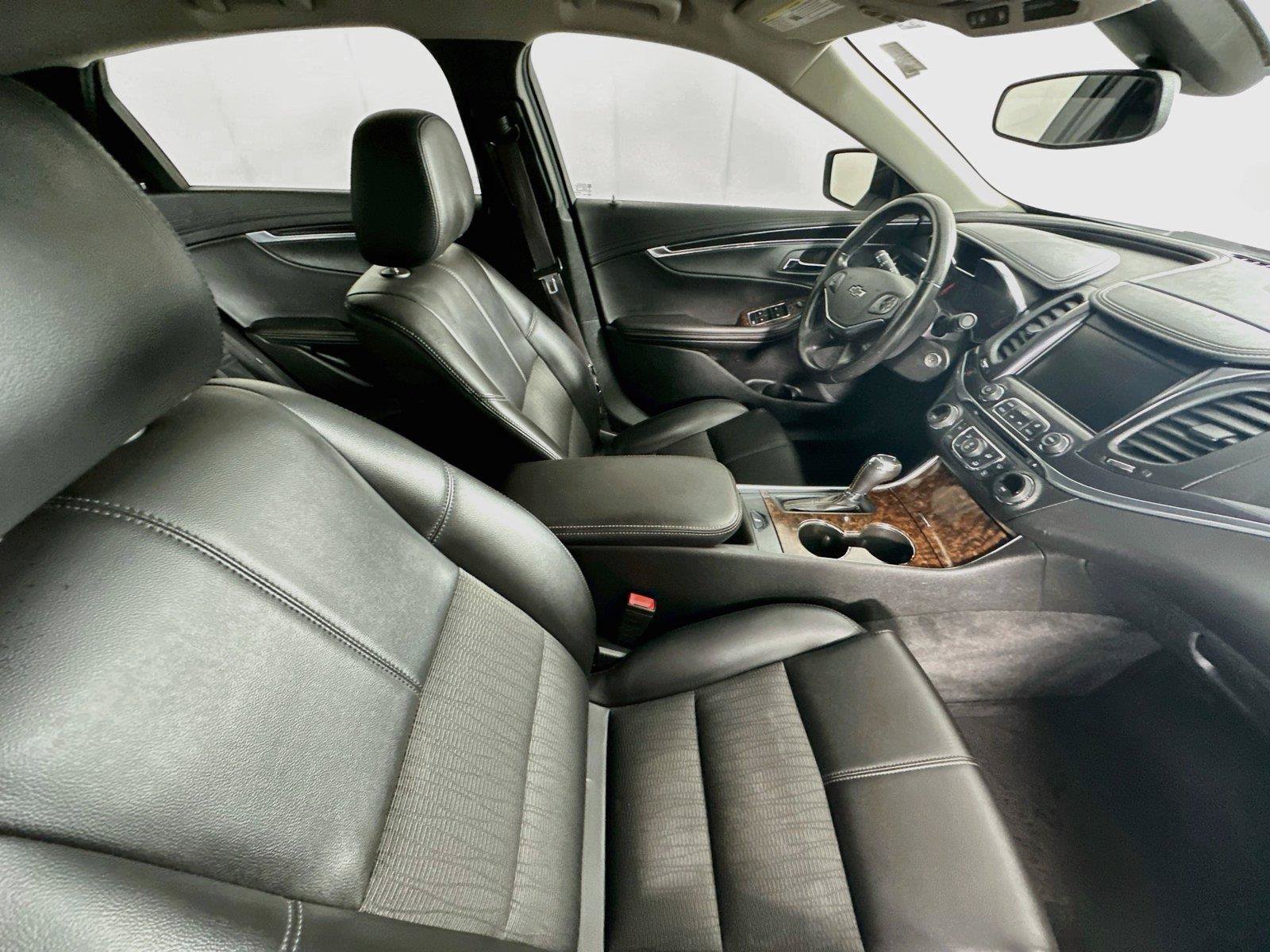 Used 2015 Chevrolet Impala LT FWD image 25