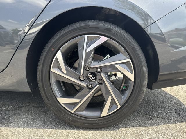 Certified 2025 Hyundai Elantra SEL FWD image 19