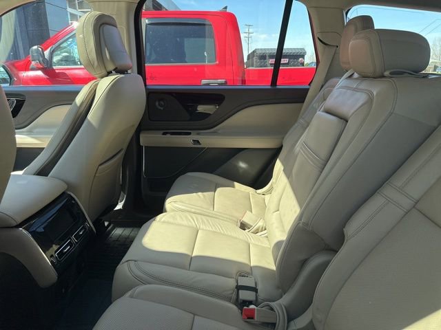 Used 2020 Lincoln Aviator Reserve w/ Equipment Group 201A image 12