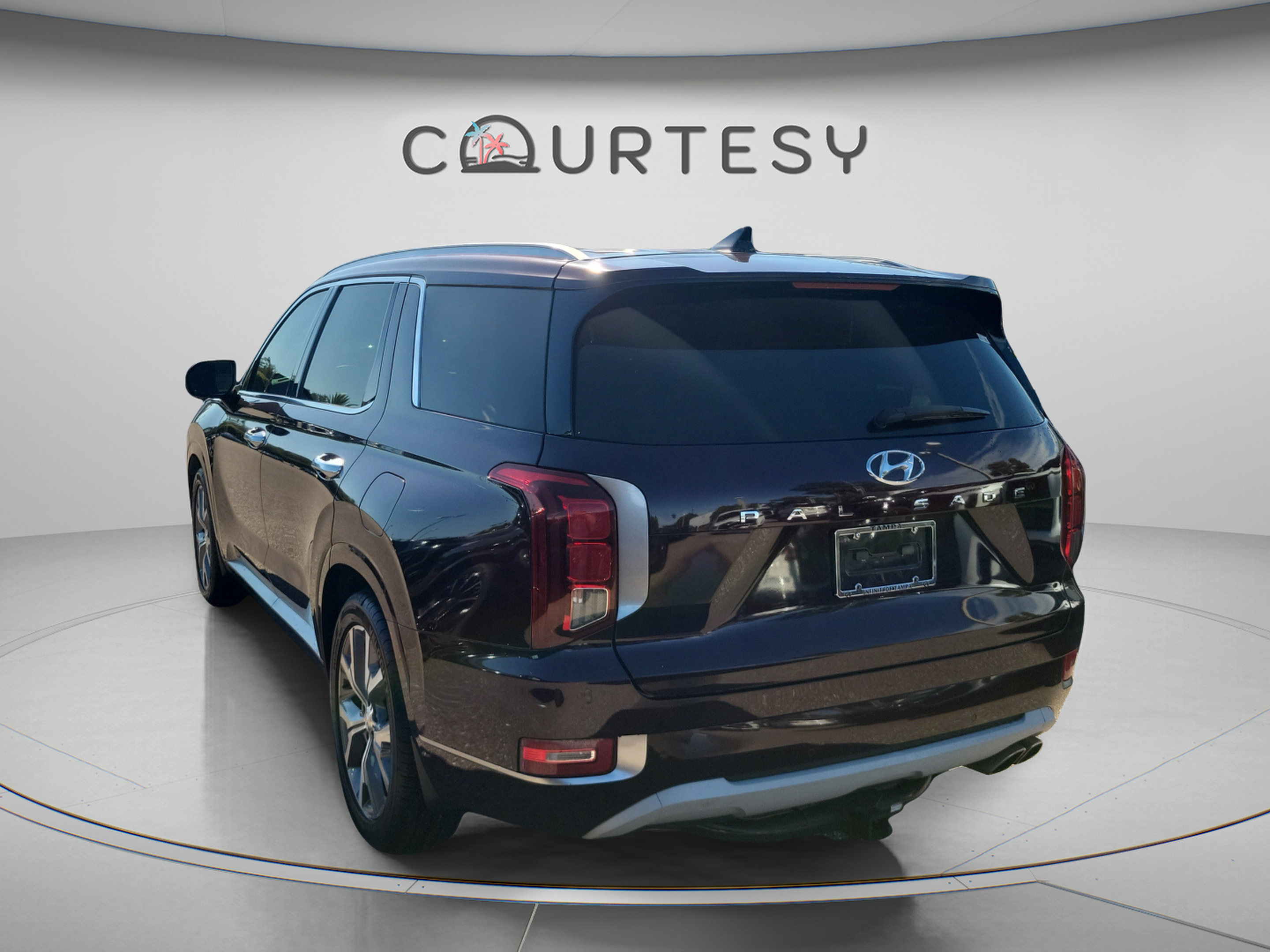 Used 2021 Hyundai Palisade Limited FWD image 3