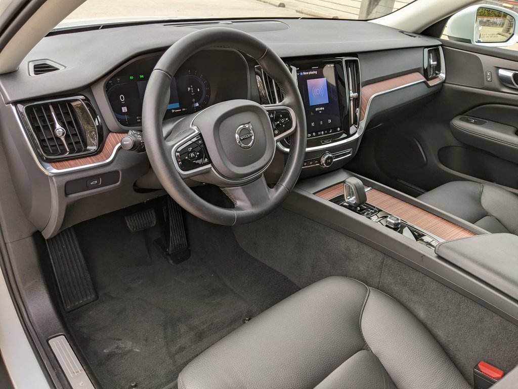 Certified 2025 Volvo V60 B5 Cross Country Plus image 8