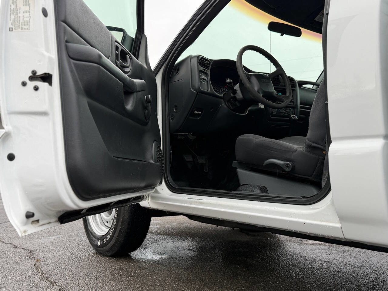 Used 2003 GMC Sonoma SL w/ Convenience Package image 62