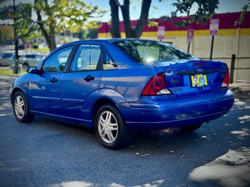 Used 2003 Ford Focus SE FWD image 5