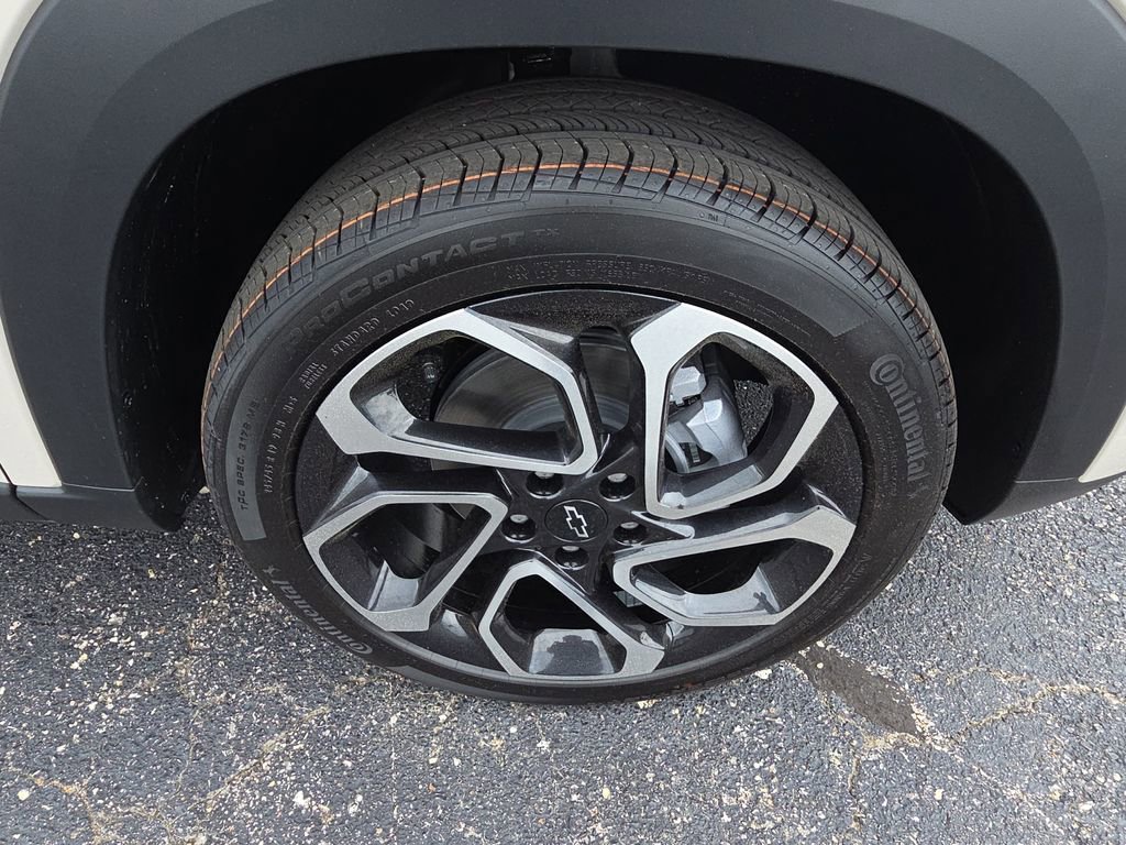 New 2026 Chevrolet Trax RS w/ Sunroof Package FWD image 10