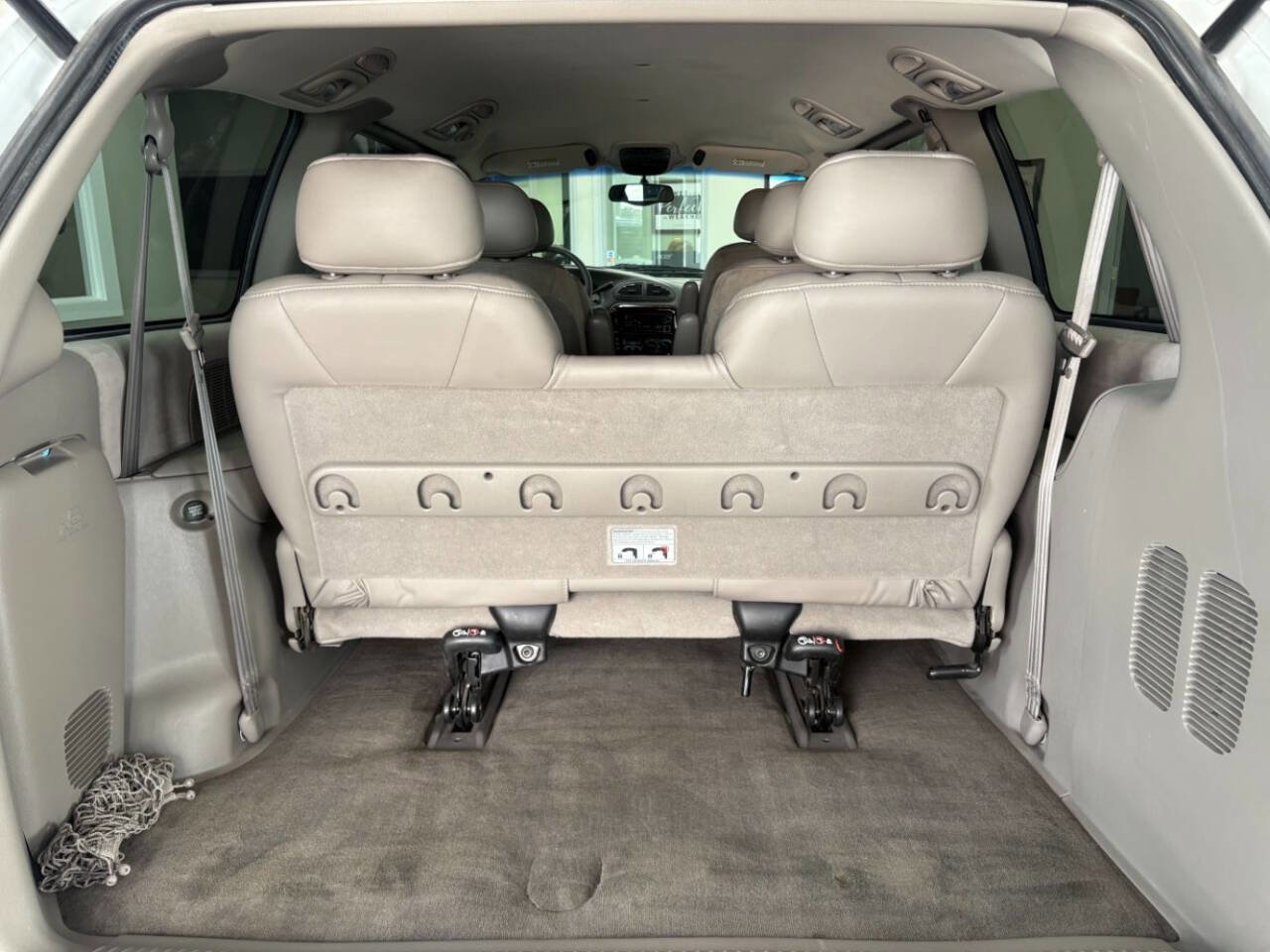 Used 2000 Chrysler Town & Country Limited image 36