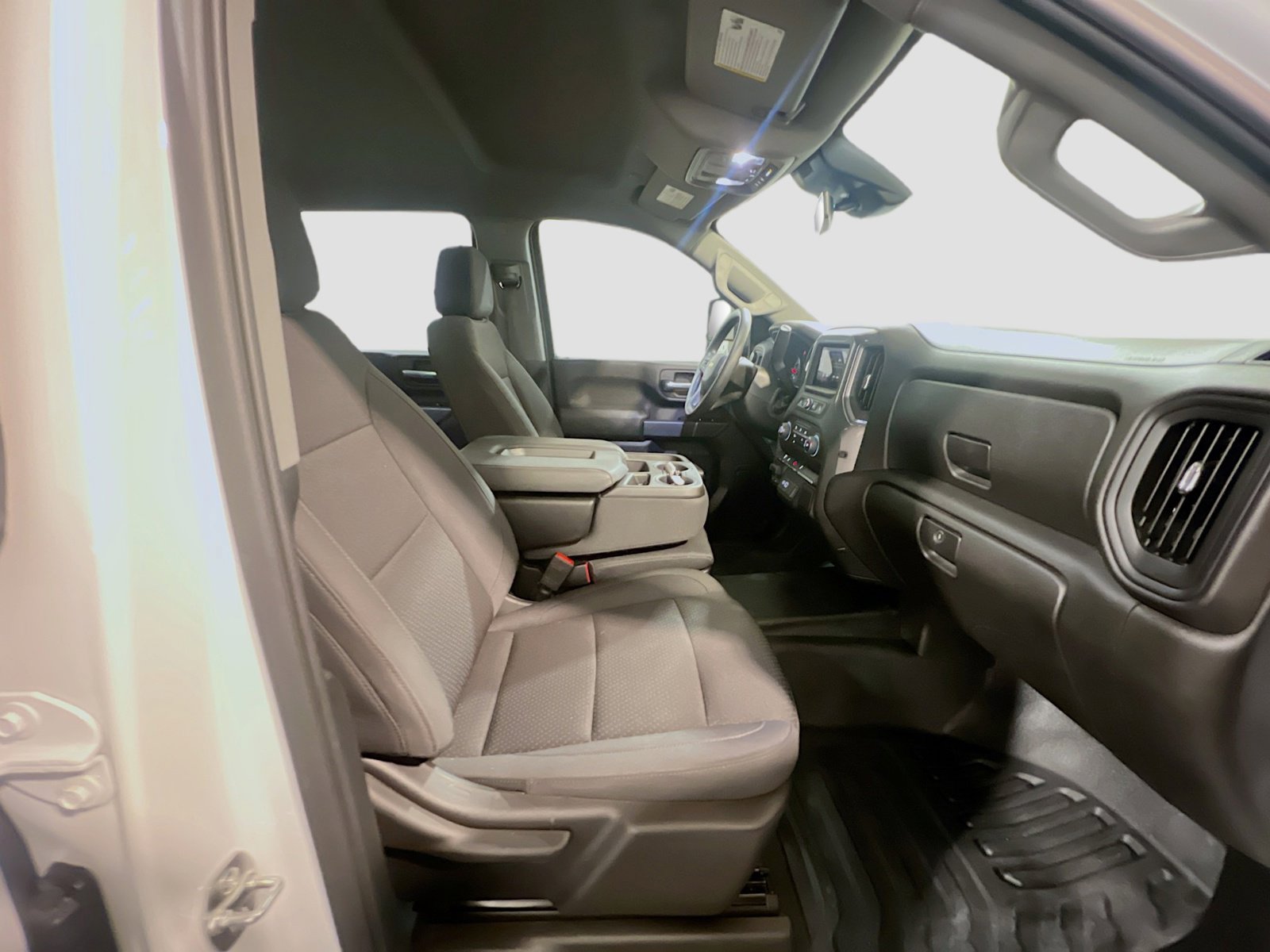 Used 2025 Chevrolet Silverado 3500 W/T image 19