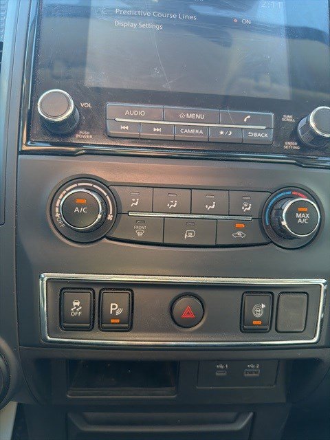 Used 2022 Nissan Titan SV image 18
