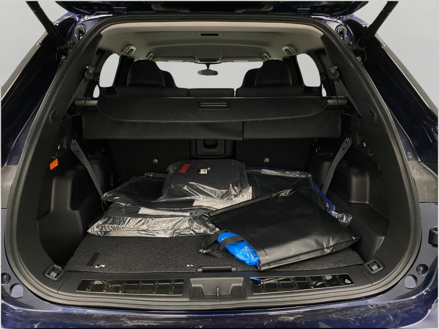 New 2025 Mitsubishi Outlander 4WD Plug-In Hybrid image 5