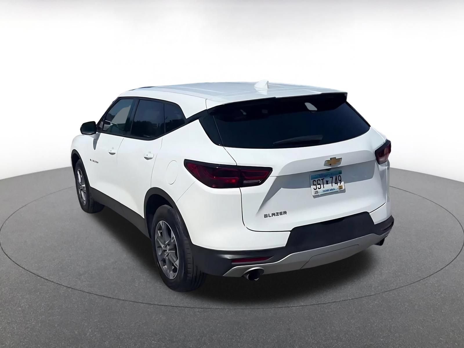 Used 2025 Chevrolet Blazer LT FWD image 11
