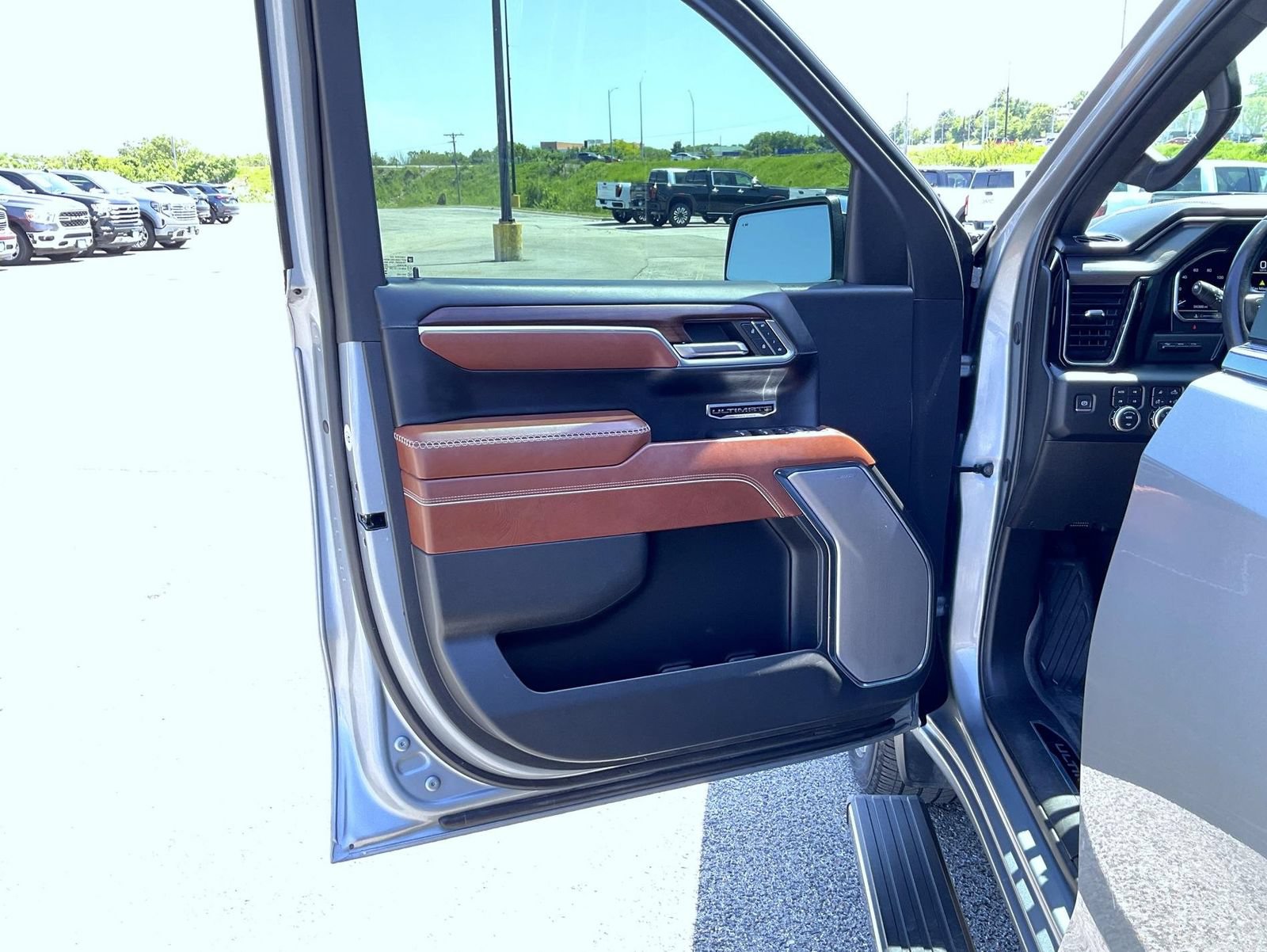 Certified 2024 GMC Sierra 1500 Denali Ultimate AWD/4WD image 11