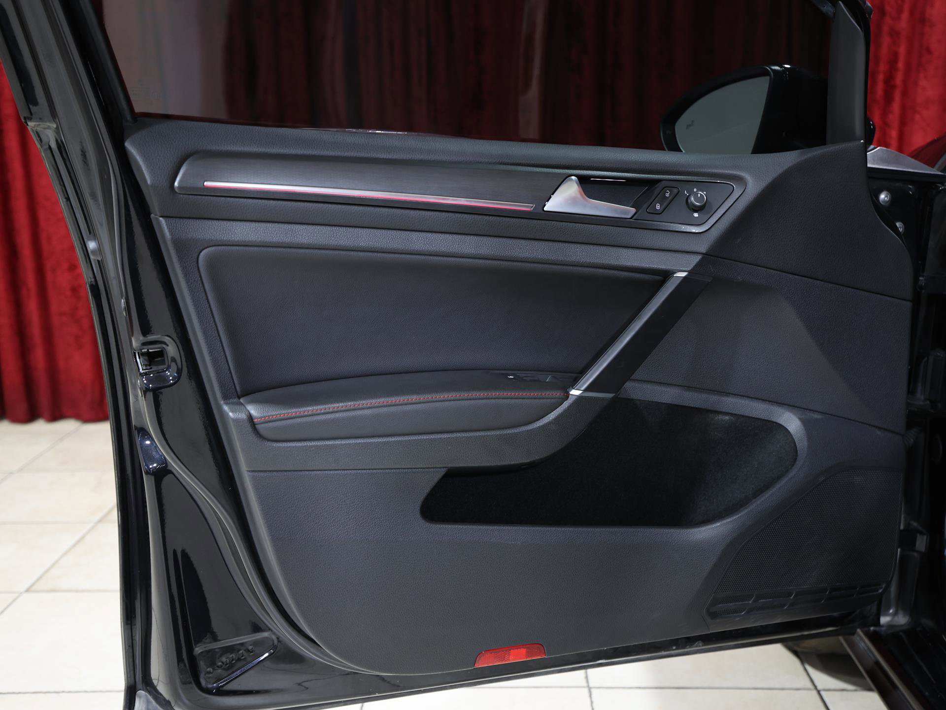 Used 2021 Volkswagen GTI Autobahn image 11