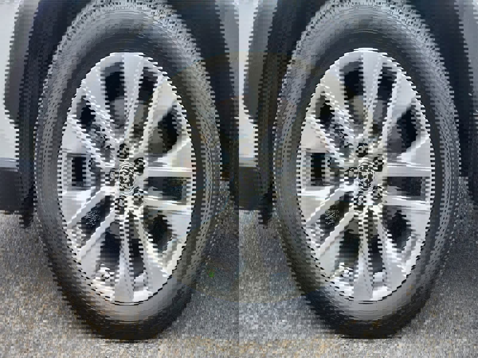 Used 2024 Toyota RAV4 XLE Premium image 9