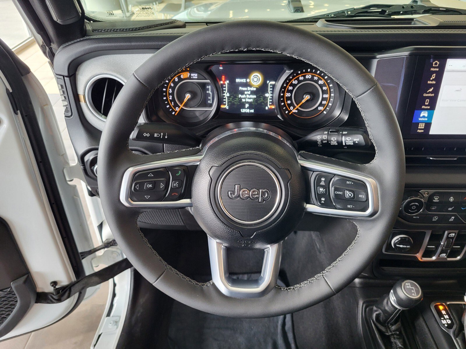Used 2025 Jeep Wrangler Sahara image 24