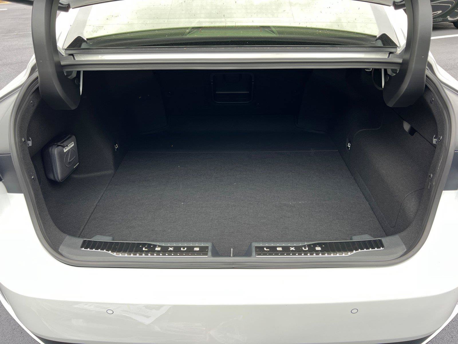 New 2026 Lexus ES 350h FWD image 12
