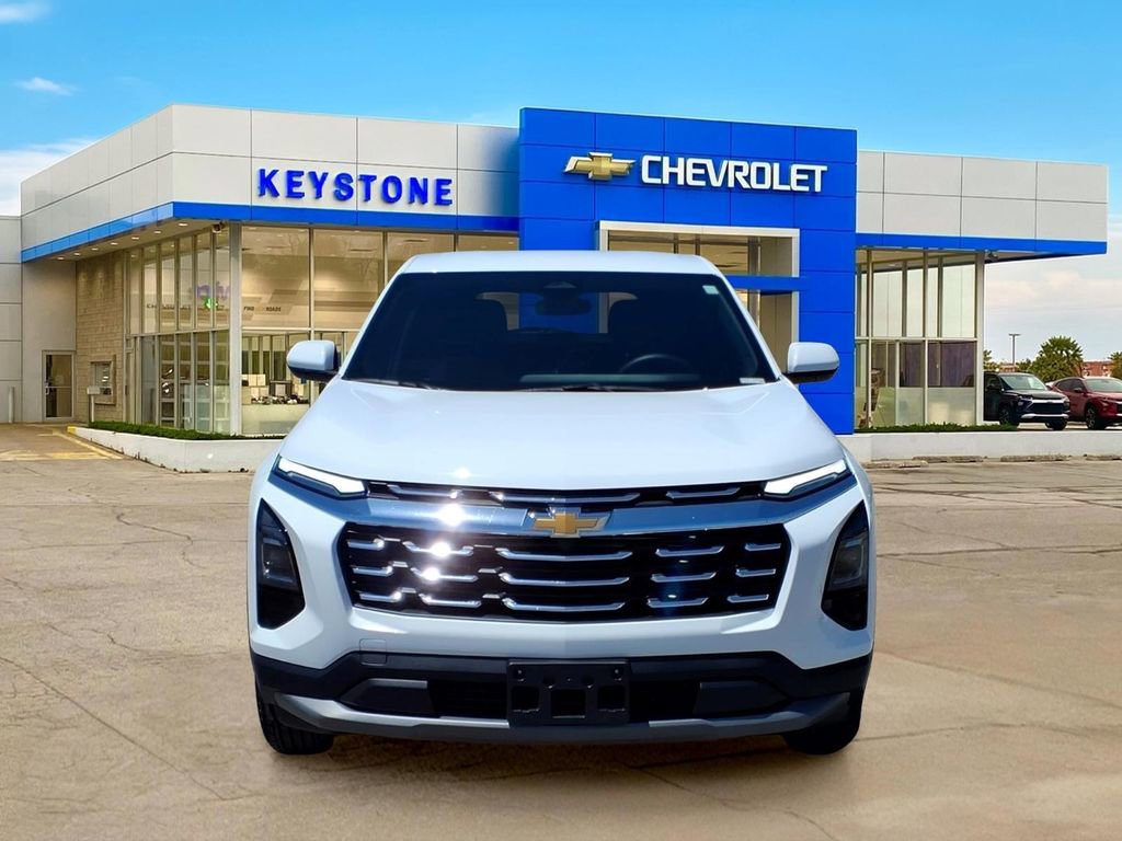 Used 2026 Chevrolet Equinox LT AWD/4WD image 2