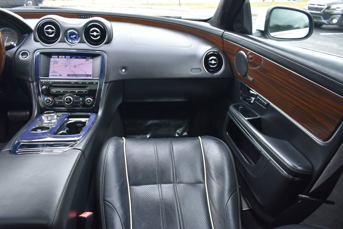 Used 2013 Jaguar XJ L Supercharged image 17