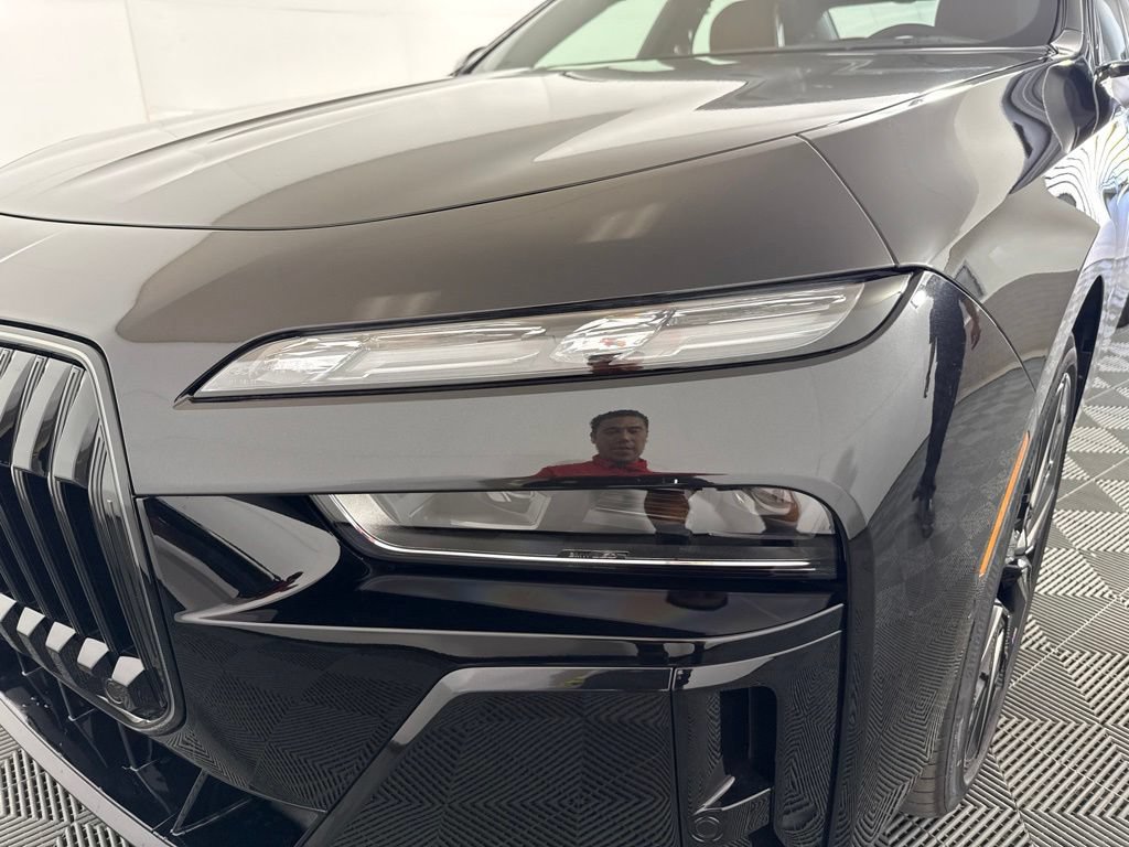 New 2026 BMW 750e xDrive w/ Executive Package AWD/4WD image 8