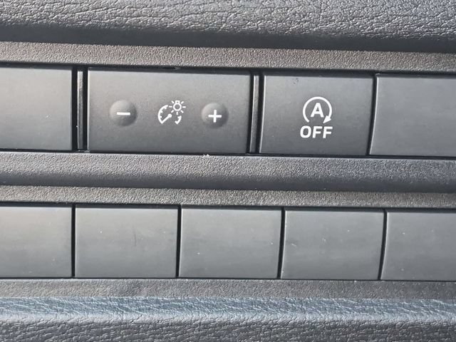 New 2026 Mitsubishi Outlander LE FWD image 17