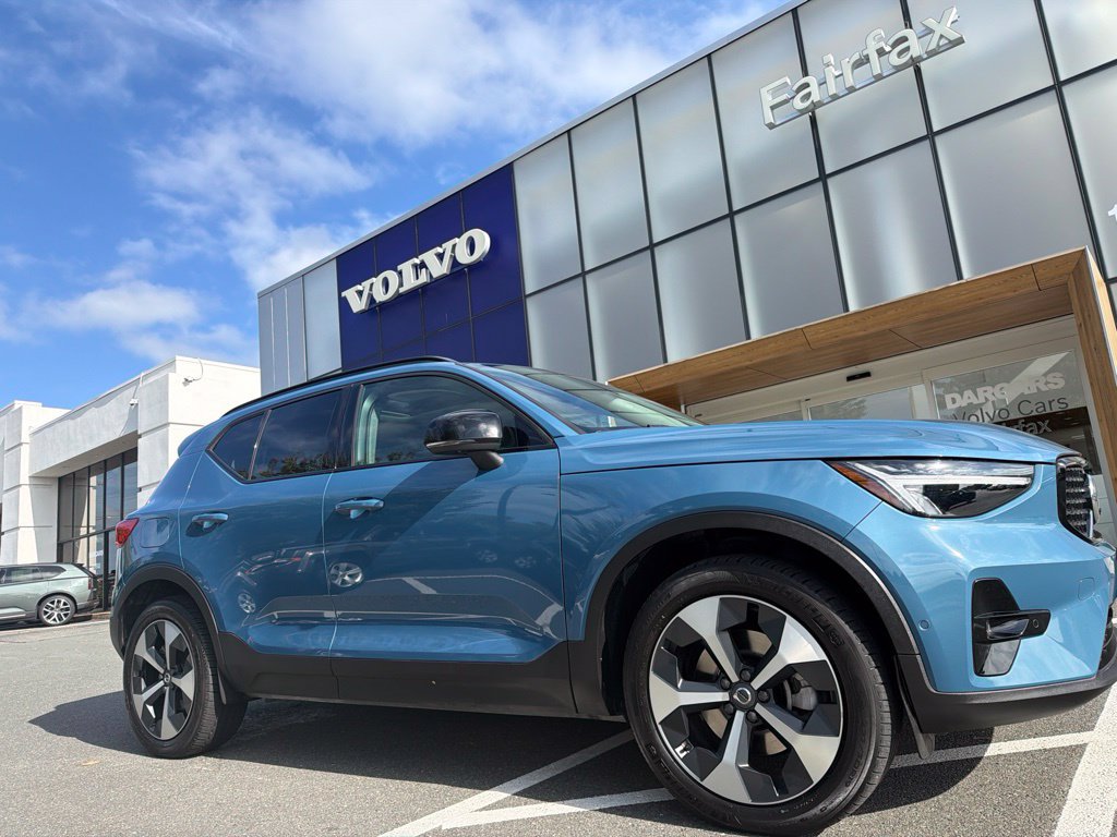 Certified 2025 Volvo XC40 B5 Plus