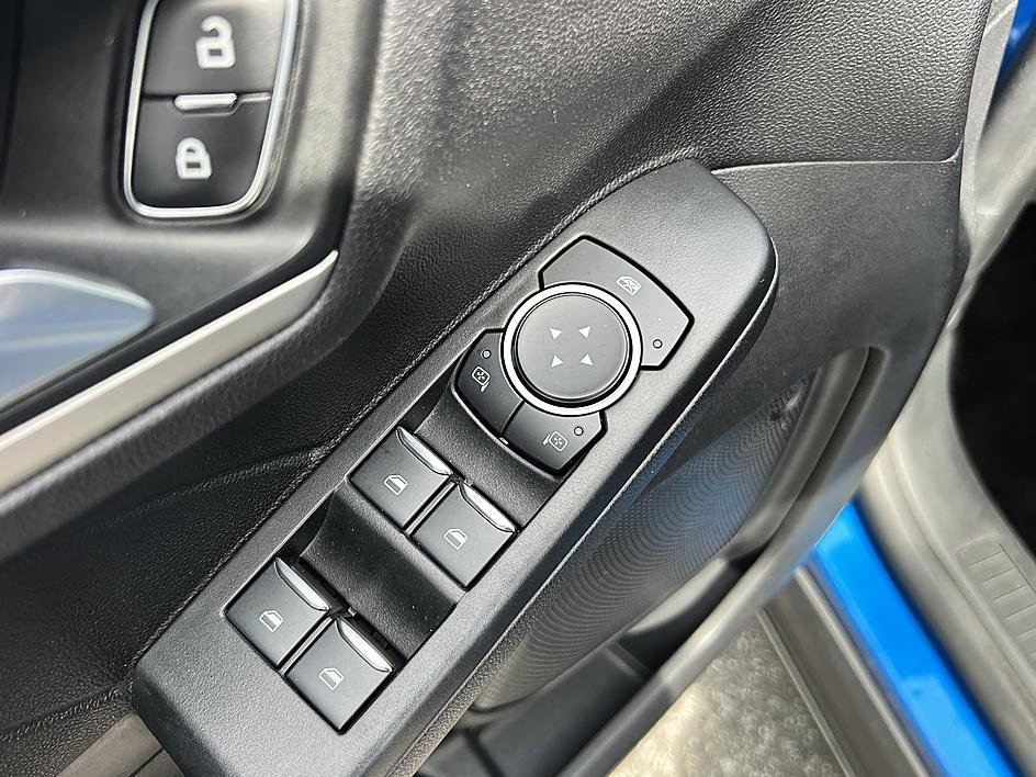 Used 2021 Ford Escape SE image 20