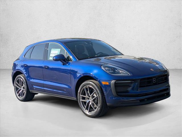 Certified 2025 Porsche Macan image 7