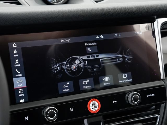 Certified 2025 Porsche Macan AWD/4WD image 18