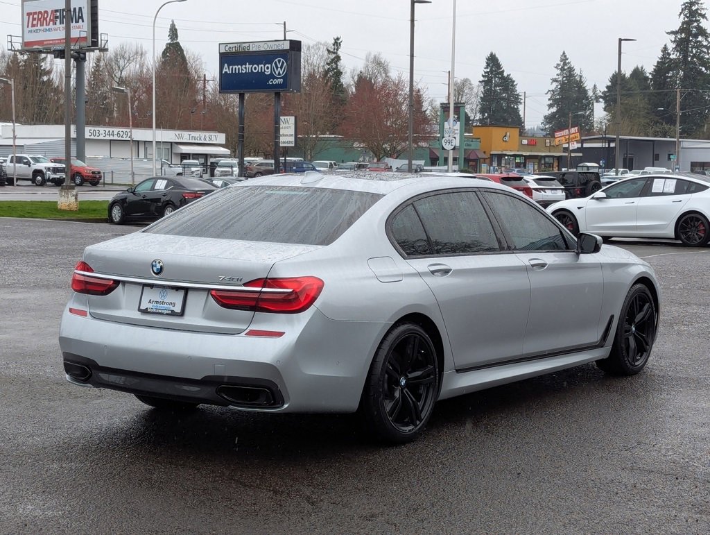 Used 2019 BMW 740i w/ Executive Package image 5