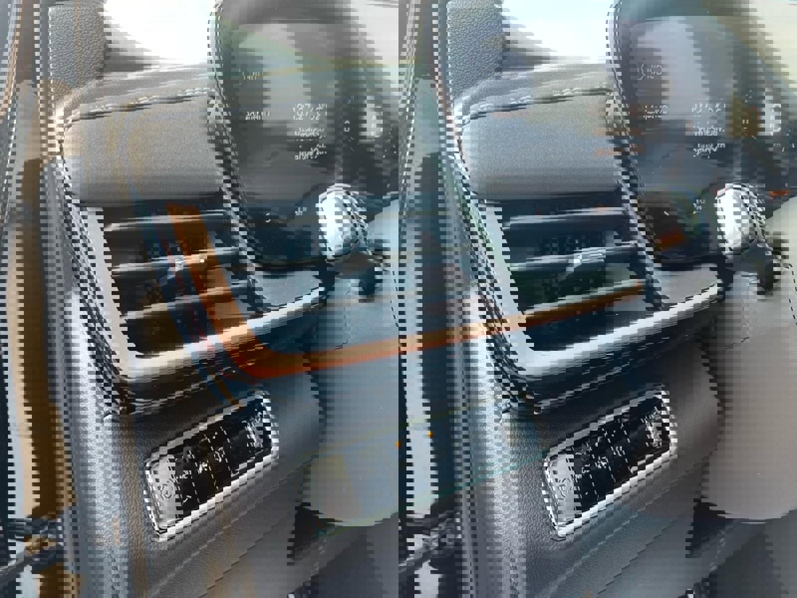 New 2025 Buick Envision Sport Touring image 11