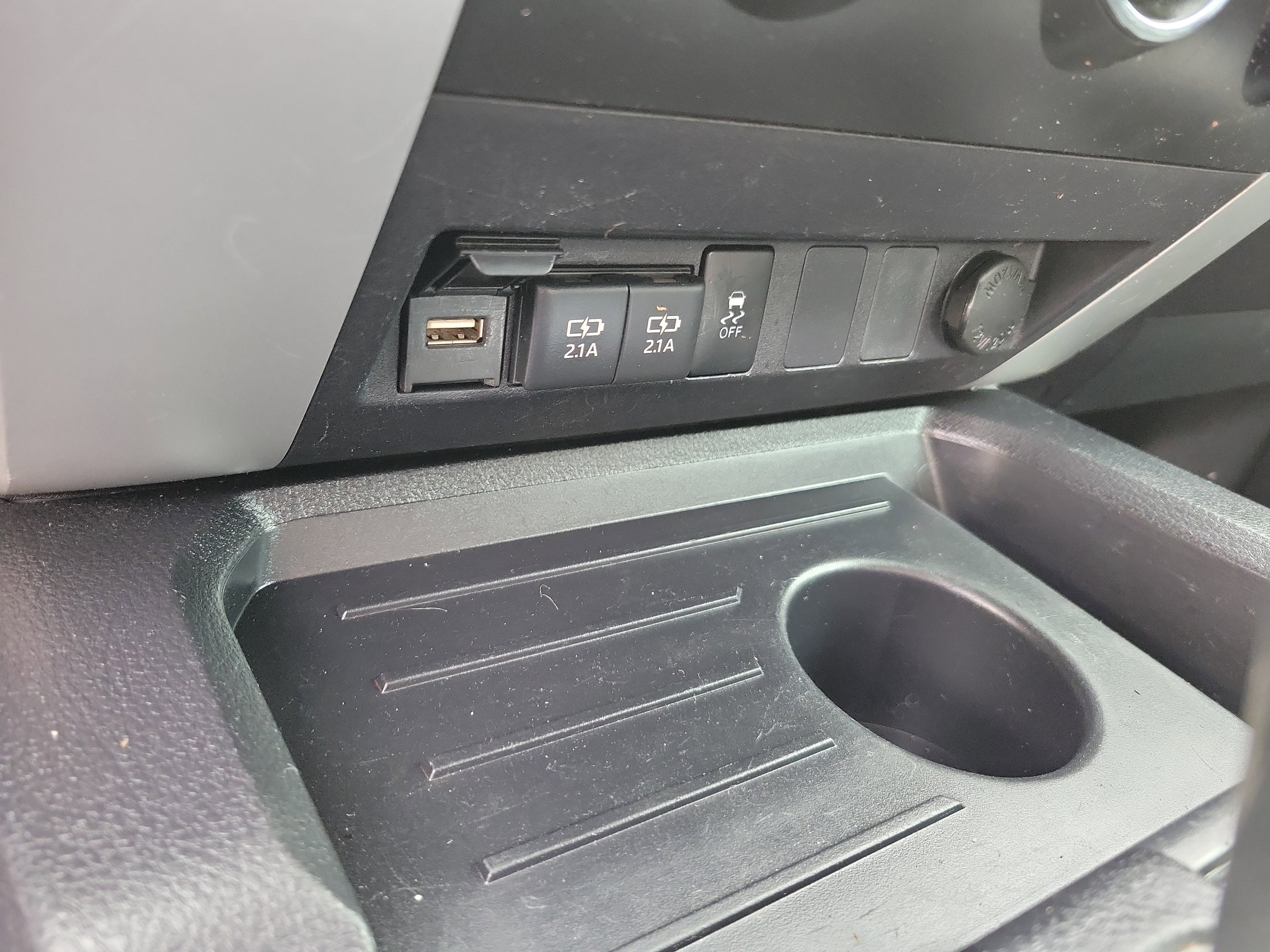 Used 2021 Toyota Tundra SR5 w/ SR5 Leather Package image 11