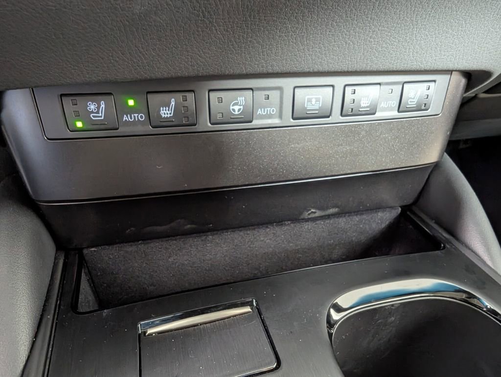 Used 2024 Lexus ES 350 Luxury w/ Technology Package image 21