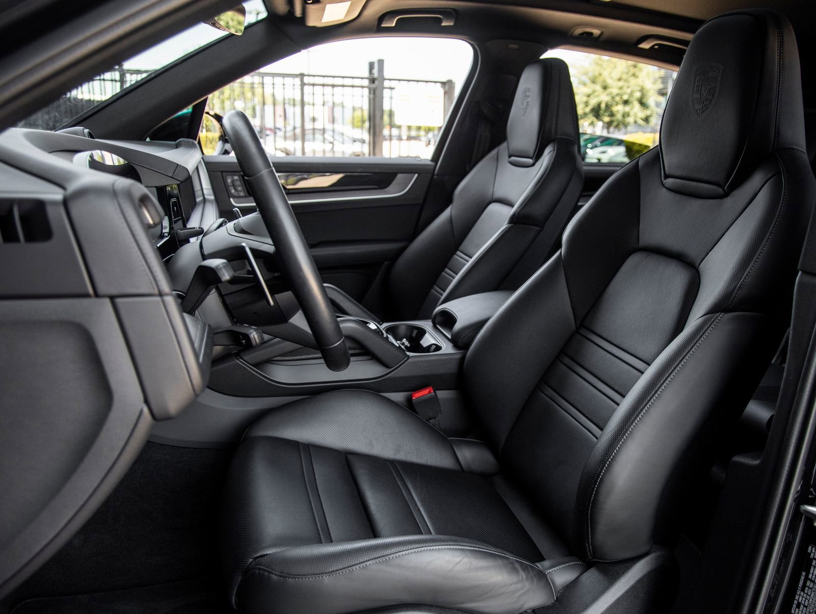 Used 2024 Porsche Cayenne S AWD/4WD image 5