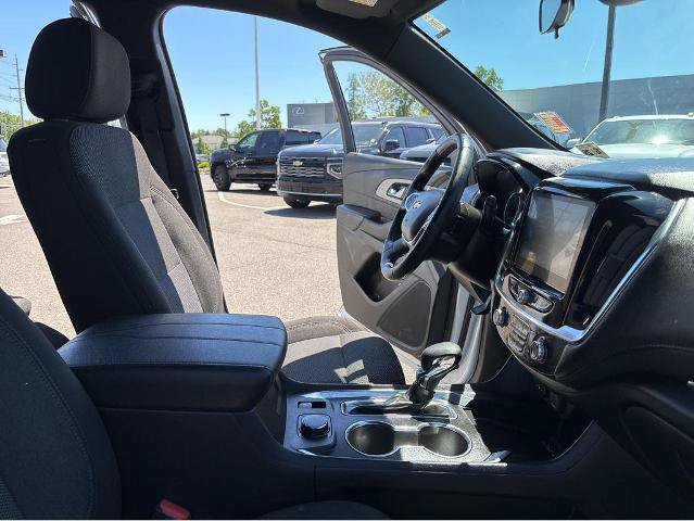 Used 2023 Chevrolet Traverse LT FWD image 16