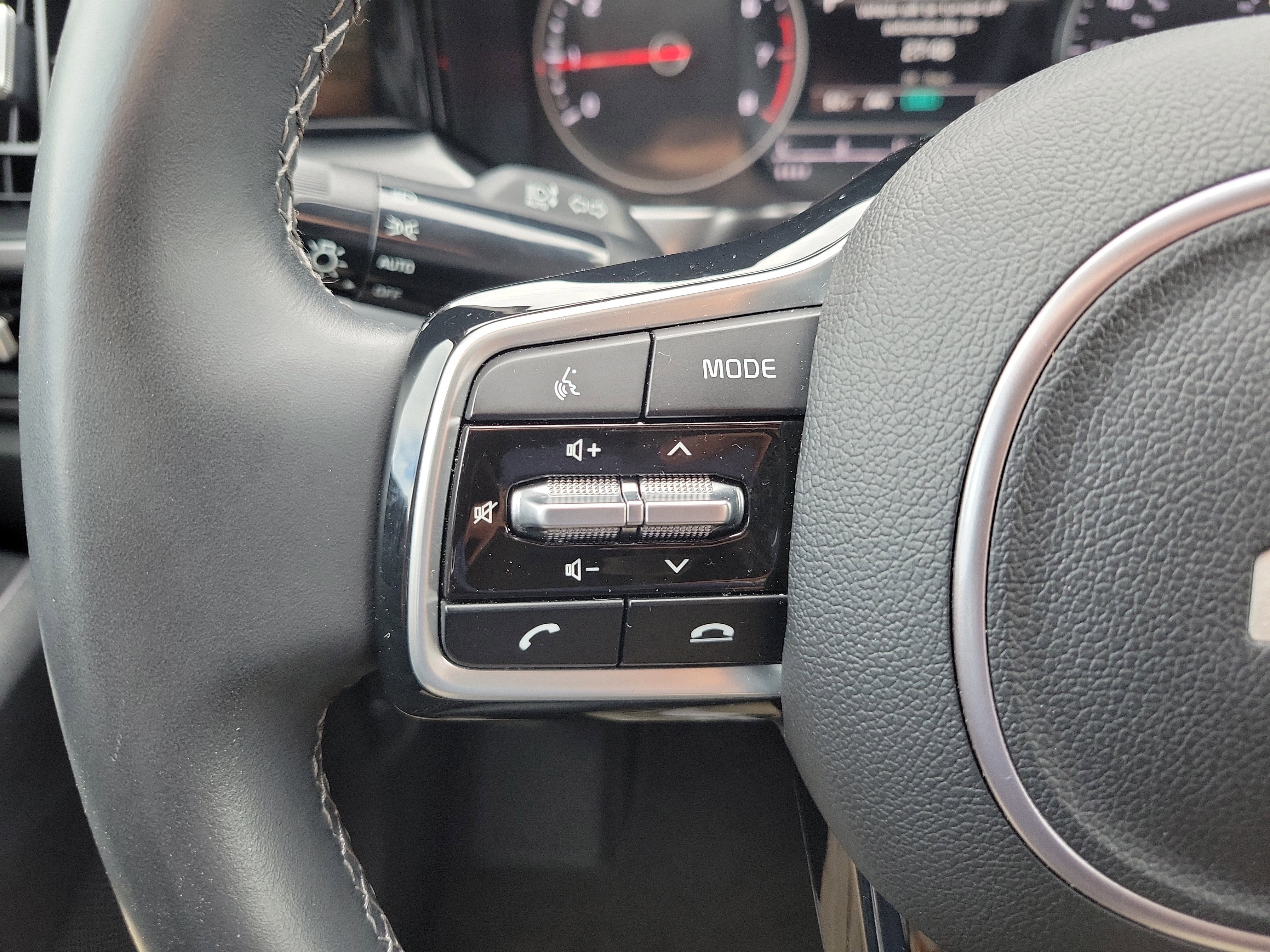 Certified 2023 Kia Sorento S FWD image 27