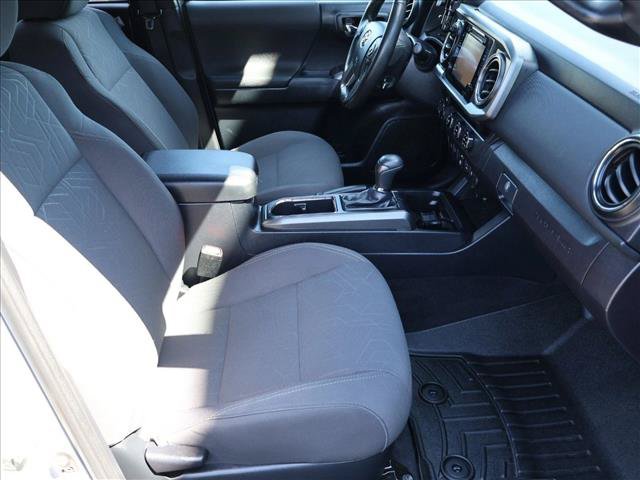 Used 2018 Toyota Tacoma TRD Off-Road w/ Technology Package AWD/4WD image 28