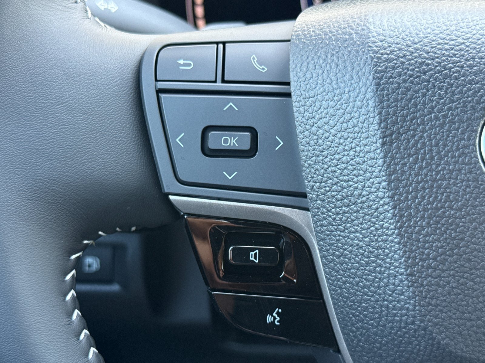 New 2026 Toyota Camry SE w/ Convenience Package FWD image 25