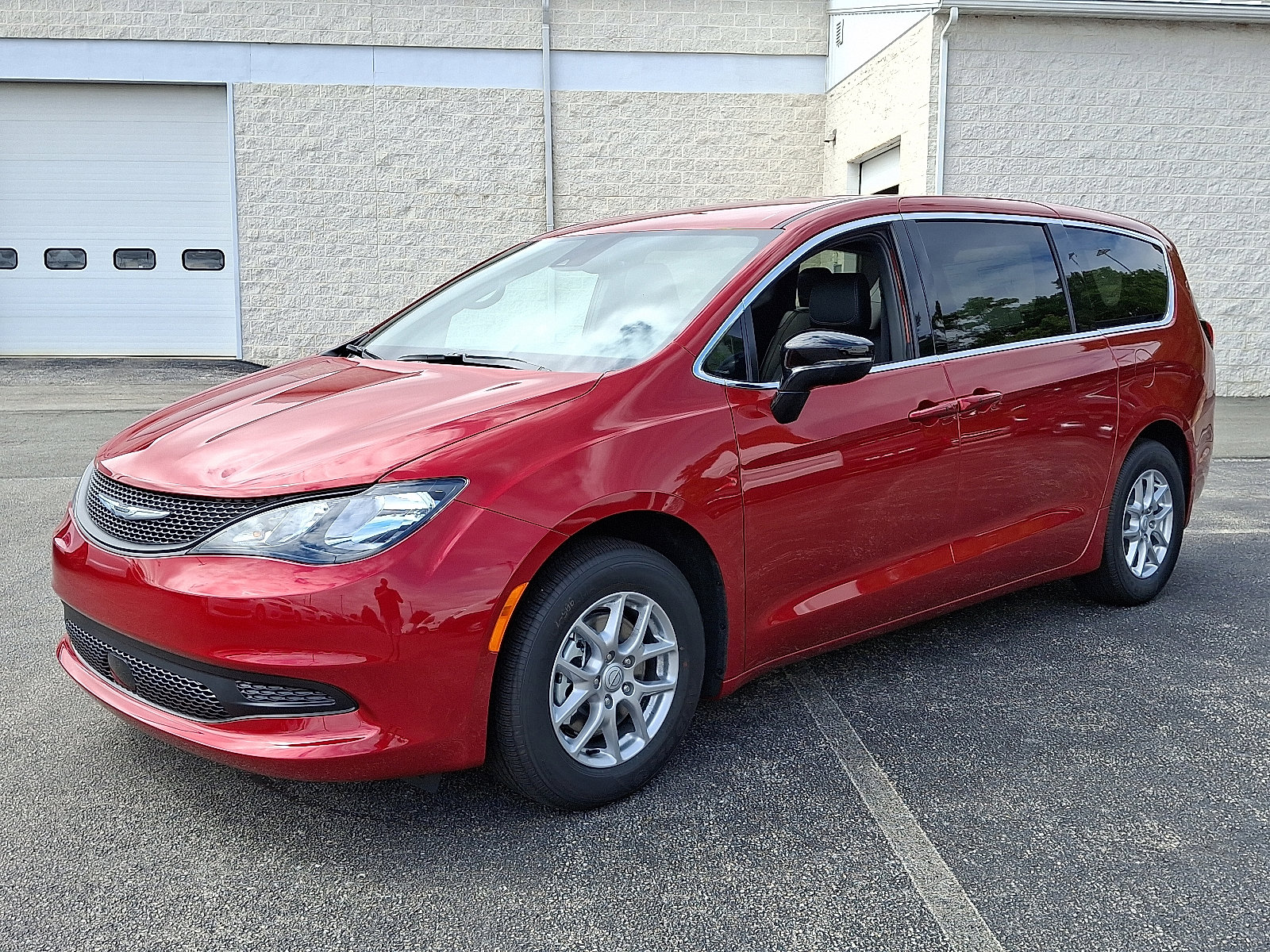 New 2026 Chrysler Voyager LX image 4